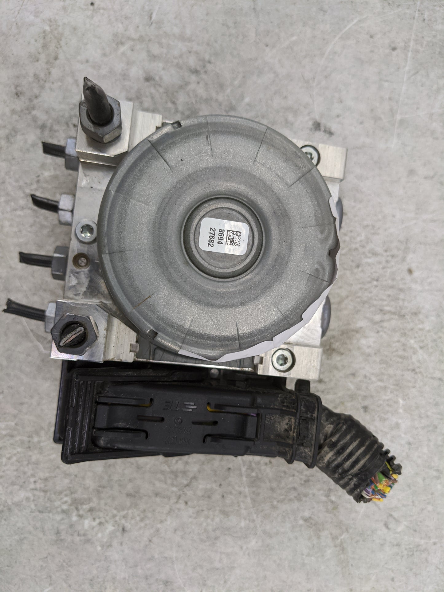 2019-2020 Ford Fusion ABS Pump Control Module Replacement P/N:KG9C-2B373-CC Fits Fits 2019 2020 OEM Used Auto Parts - Oemuse