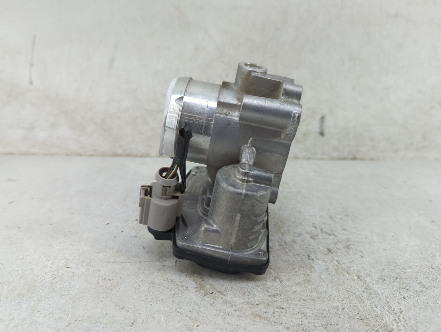 2014-2020 Ford Fusion Throttle Body P/N:5.09890.11 Fits Fits 2014 2015 2016 2017 2018 2019 2020 OEM Used Auto Parts - Oemuse