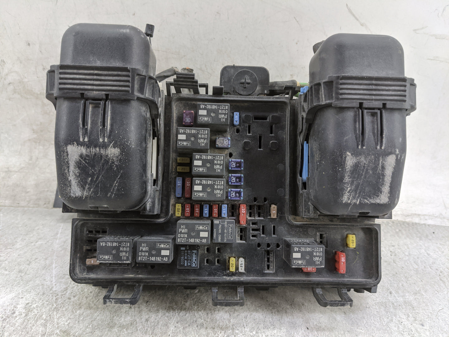 2017-2020 Ford Fusion Fusebox Fuse Box Panel Relay Module P/N:8T2T-14B192-AB 8T2T-14B192-BA Fits Fits 2017 2018 2019 2020 OE
