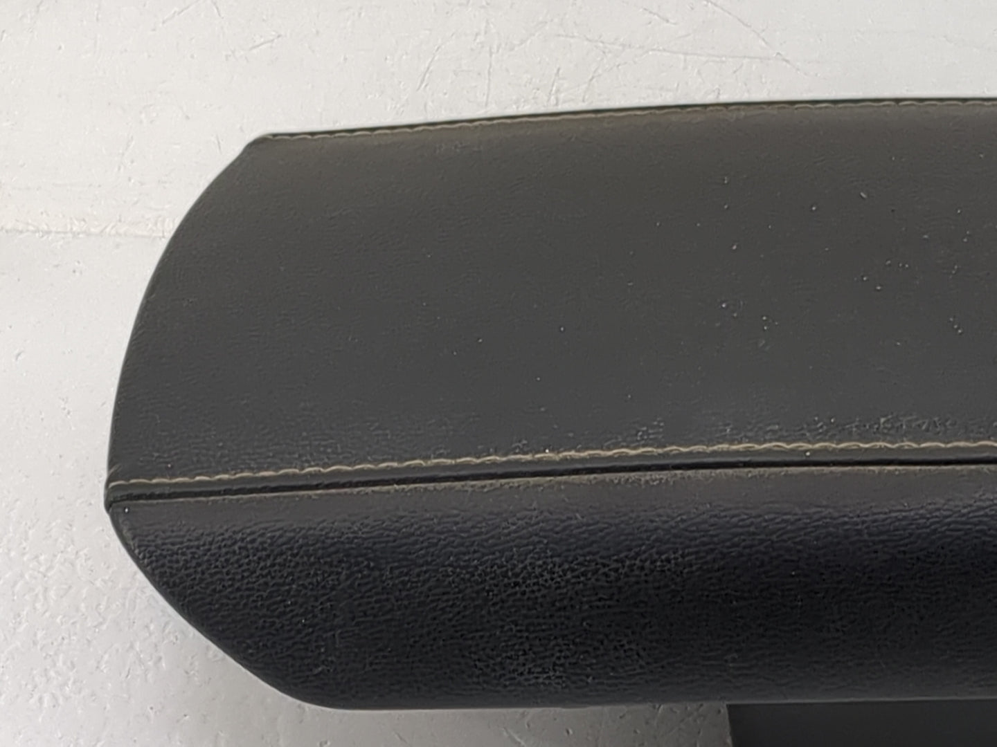 2017-2020 Ford Fusion Center Console Armrest Cover Lid P/N:HS73-F04804 L0262581AA04ZHE Fits Fits 2017 2018 2019 2020 OEM Use