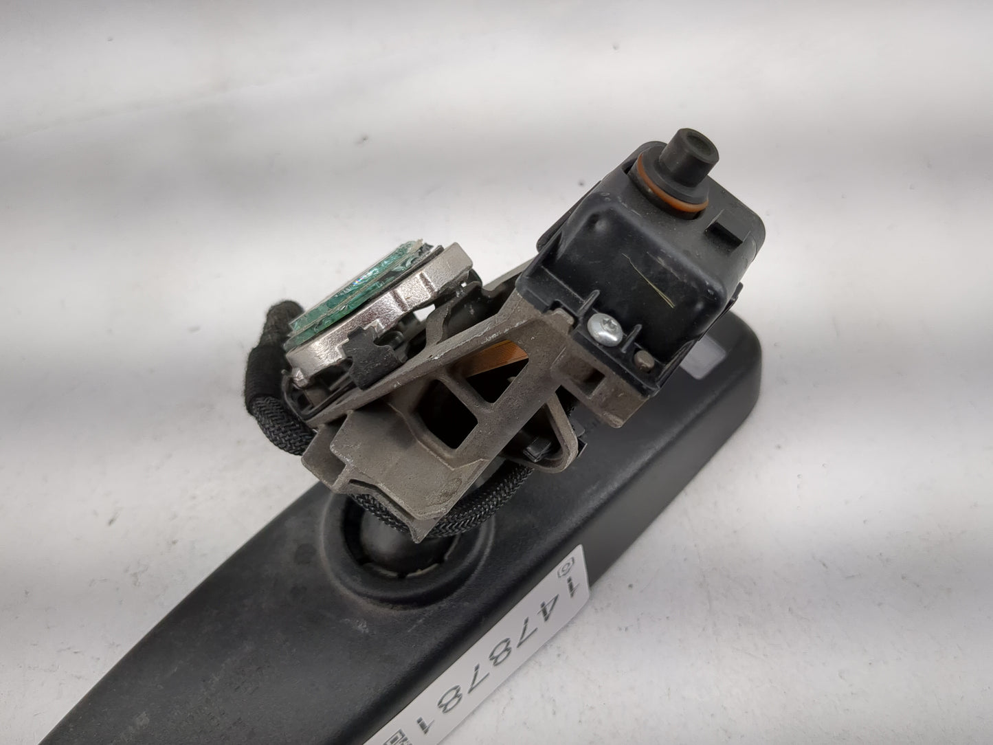 2019 Ford Fusion Interior Rear View Mirror Replacement OEM P/N:046532 026532, GNTX-288 Fits OEM Used Auto Parts - Oemusedaut