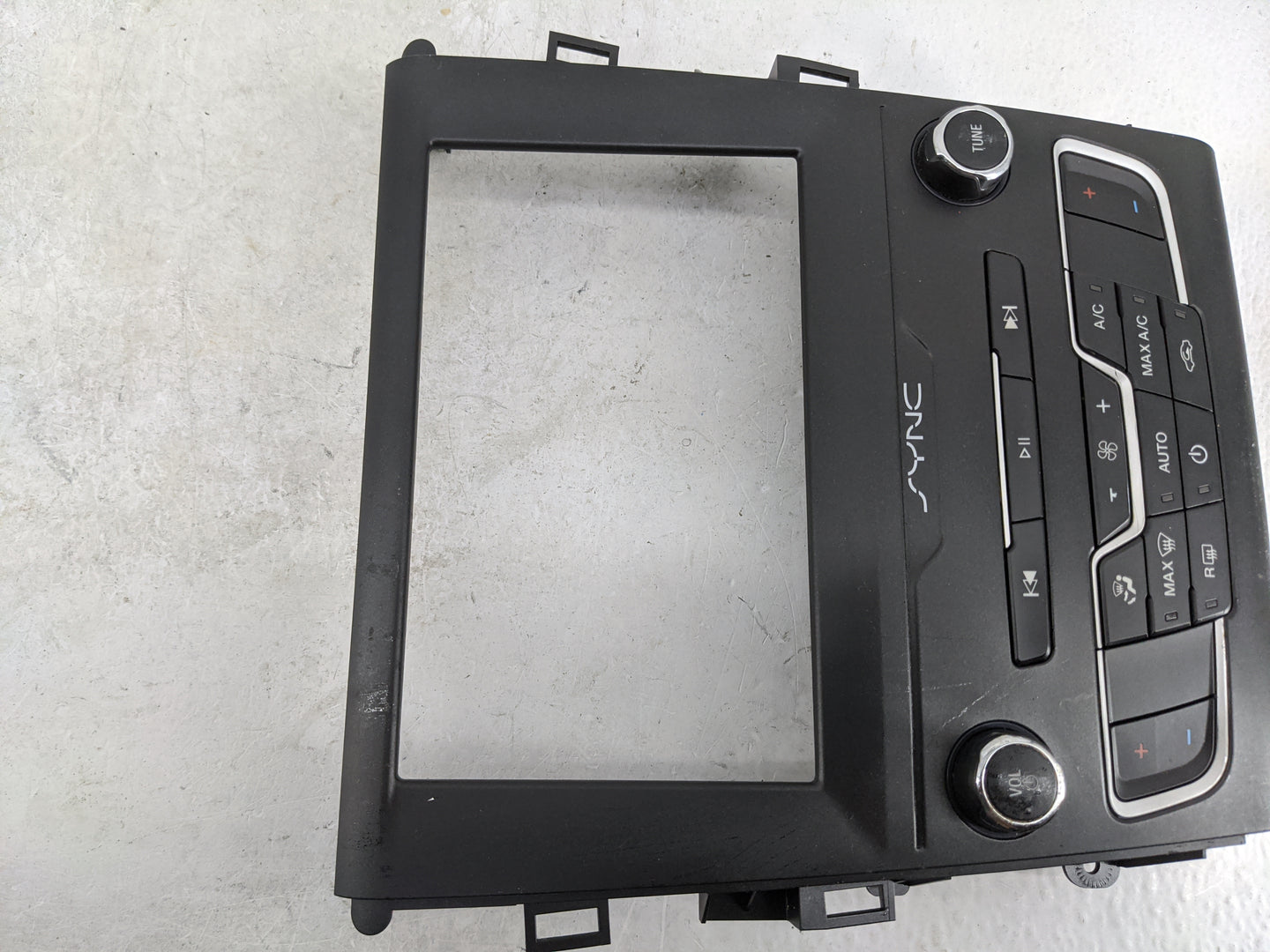 2019-2020 Ford Fusion Radio Control Panel Black 1483040 - Oemusedautoparts1.com