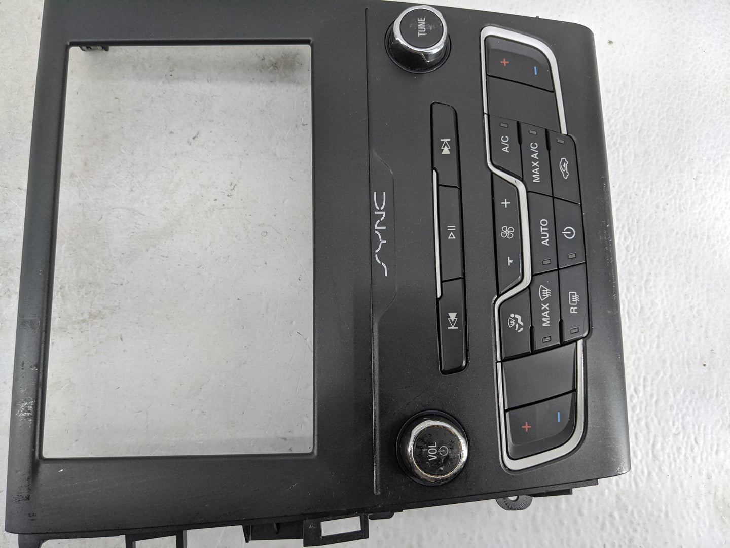2019-2020 Ford Fusion Radio Control Panel Black 1483040 - Oemusedautoparts1.com
