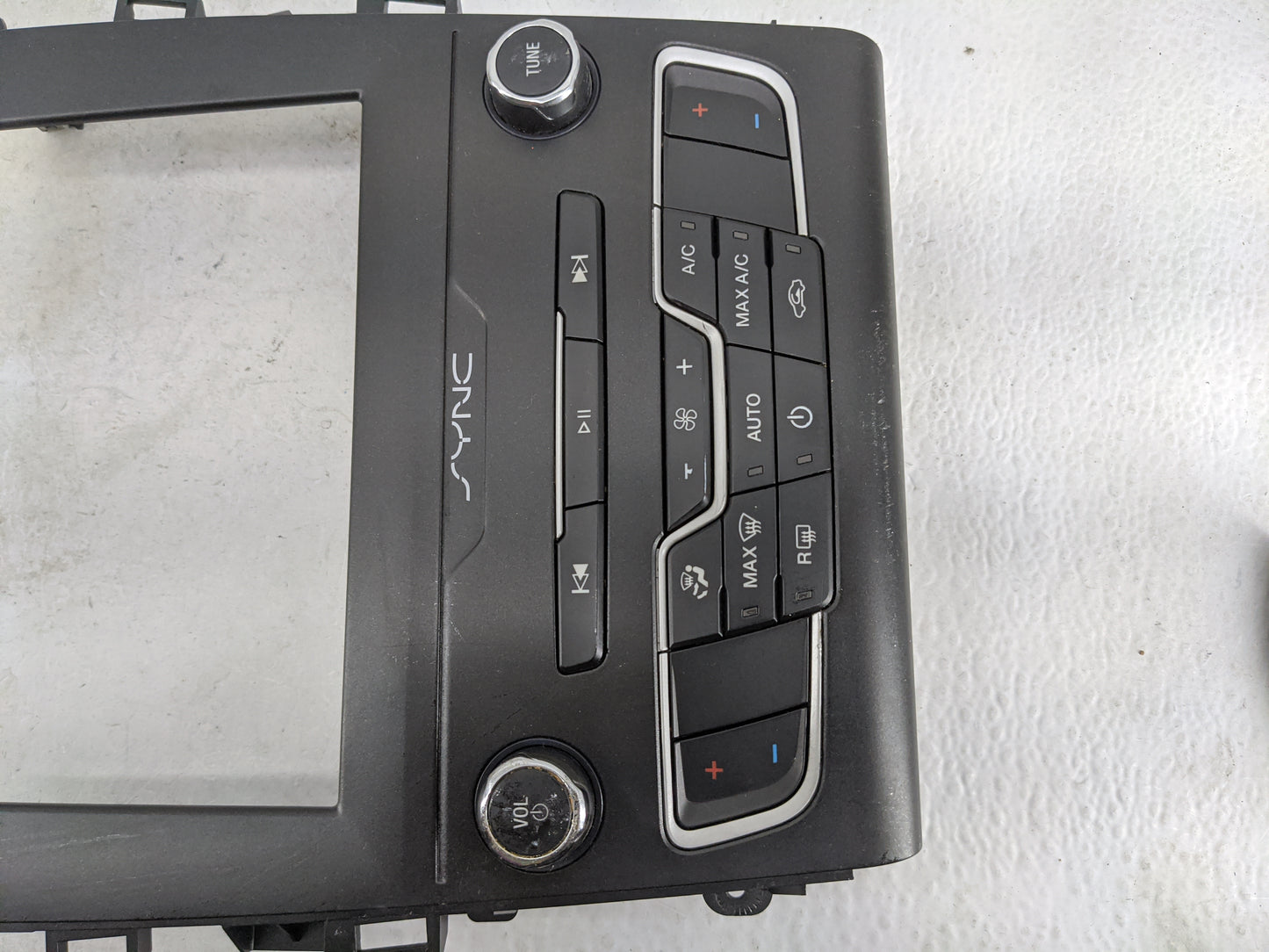 2019-2020 Ford Fusion Radio Control Panel Black 1483040 - Oemusedautoparts1.com