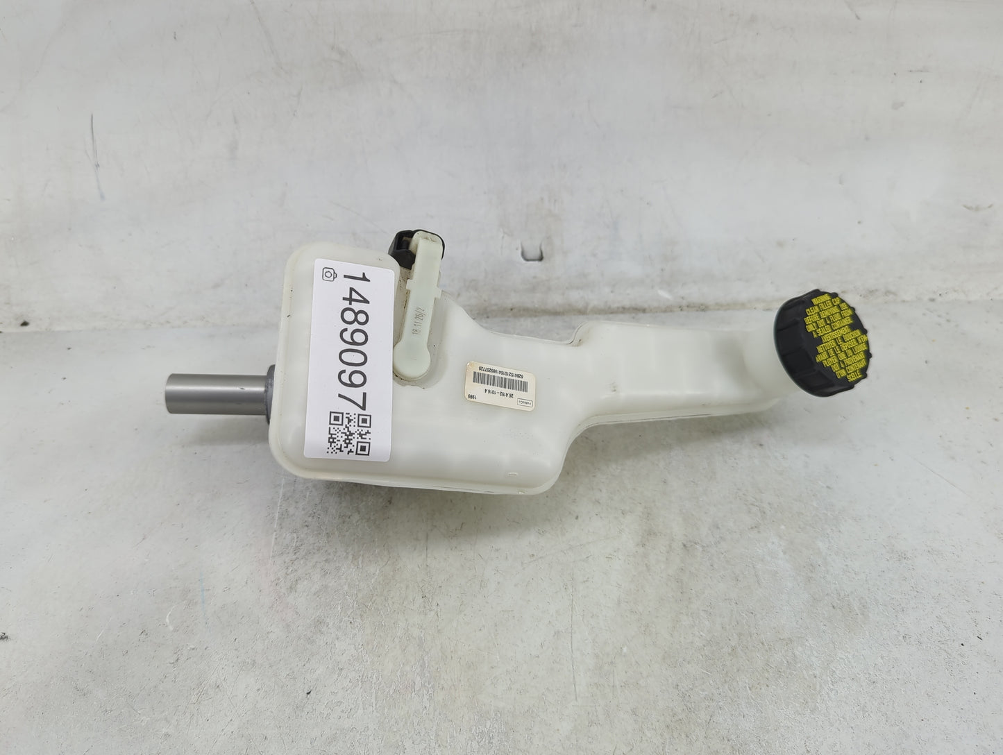 2017-2020 Ford Fusion Brake Master Cylinder 1489097 - Oemusedautoparts1.com