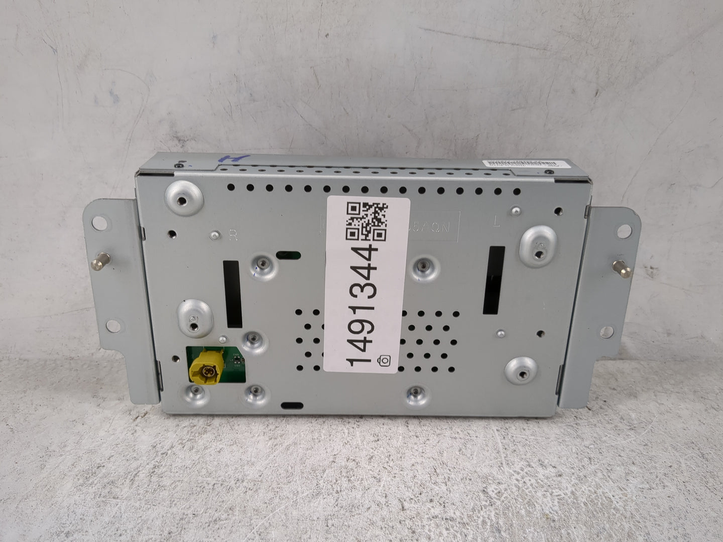 2019-2020 Ford Fusion Information Display Screen 1491344 - Oemusedautoparts1.com