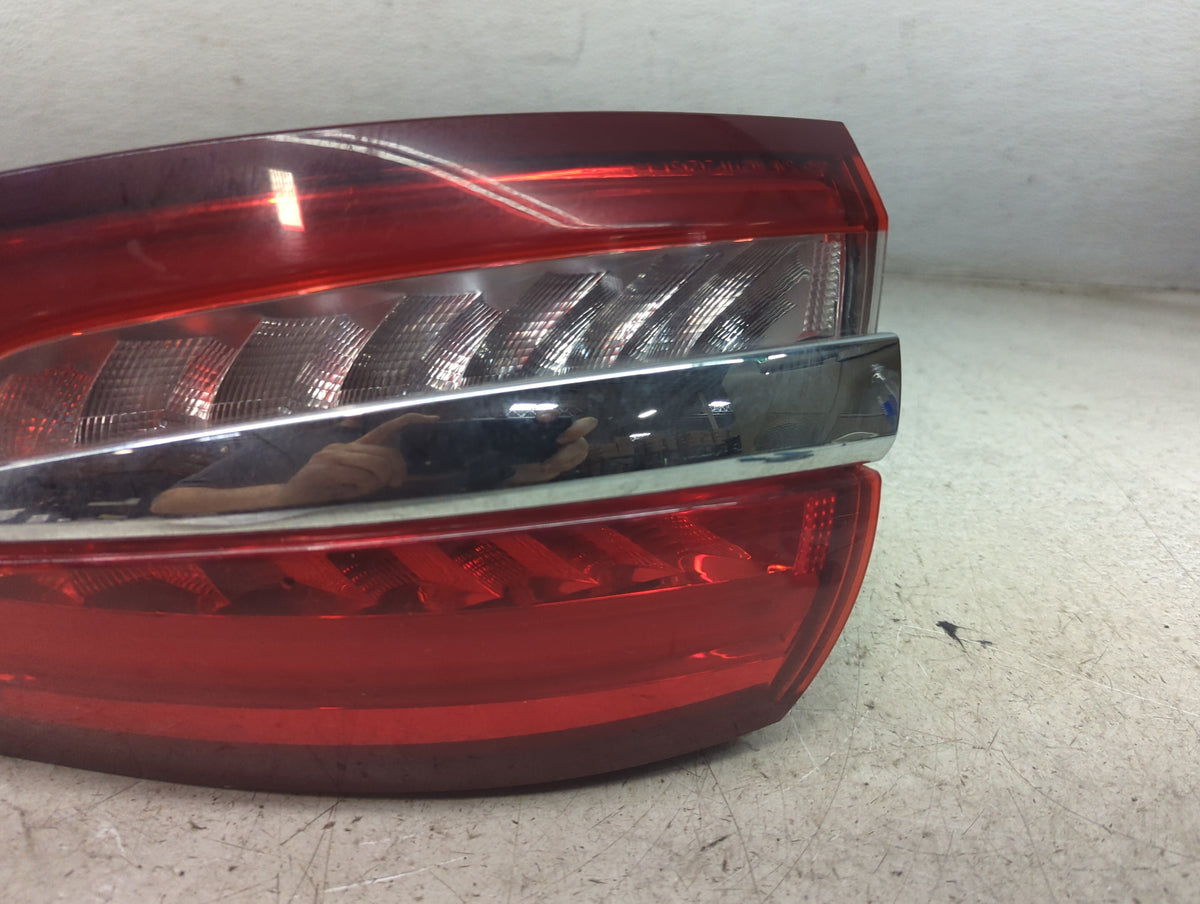 2017-2020 Ford Fusion Passenger Right Side Deck Lid Mounted Tail Light 1499552 - Oemusedautoparts1.com