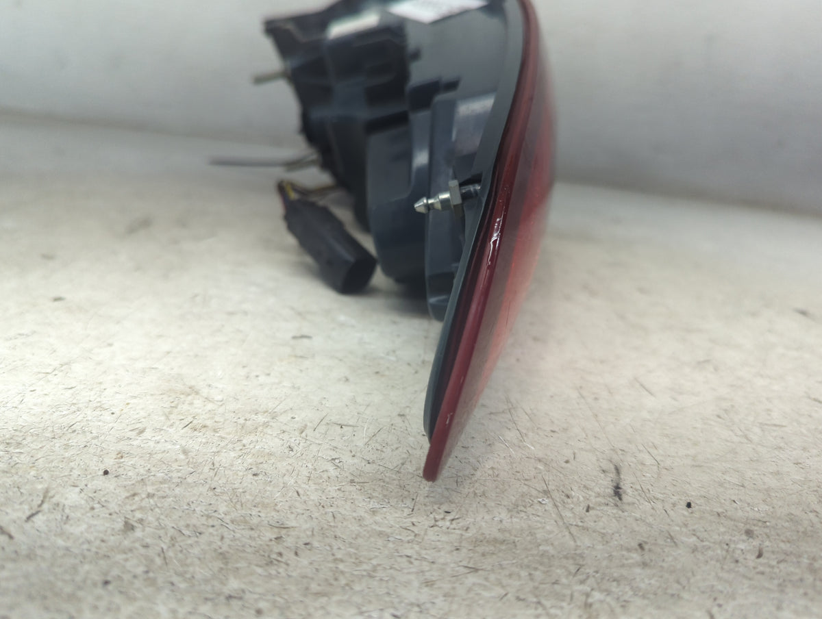 2017-2020 Ford Fusion Passenger Right Side Deck Lid Mounted Tail Light 1499552 - Oemusedautoparts1.com