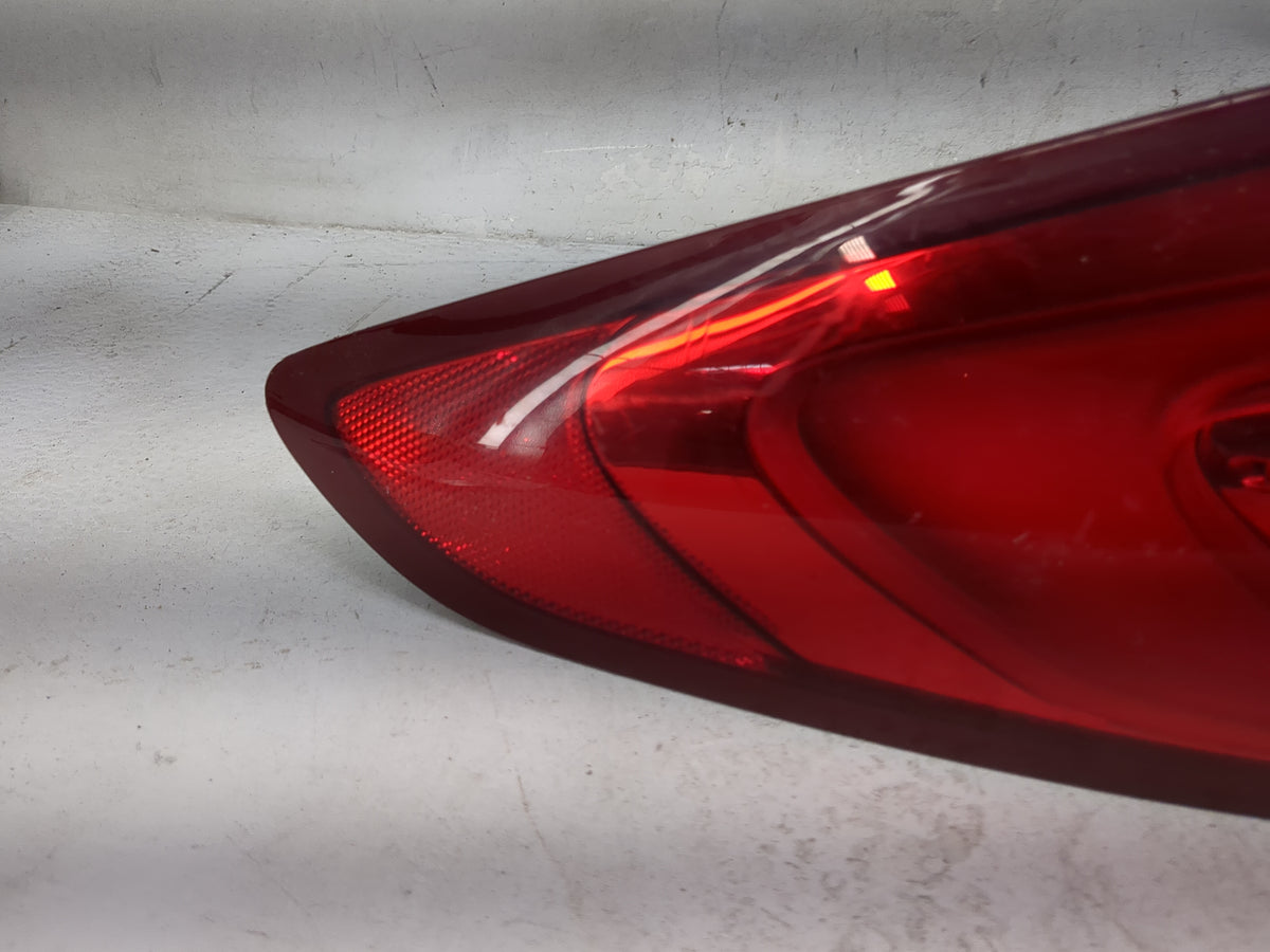 2017-2020 Ford Fusion Tail Light Assembly Driver Left OEM P/N:HS73-13405-AD F00HTF406307 Fits Fits 2017 2018 2019 2020 OEM U