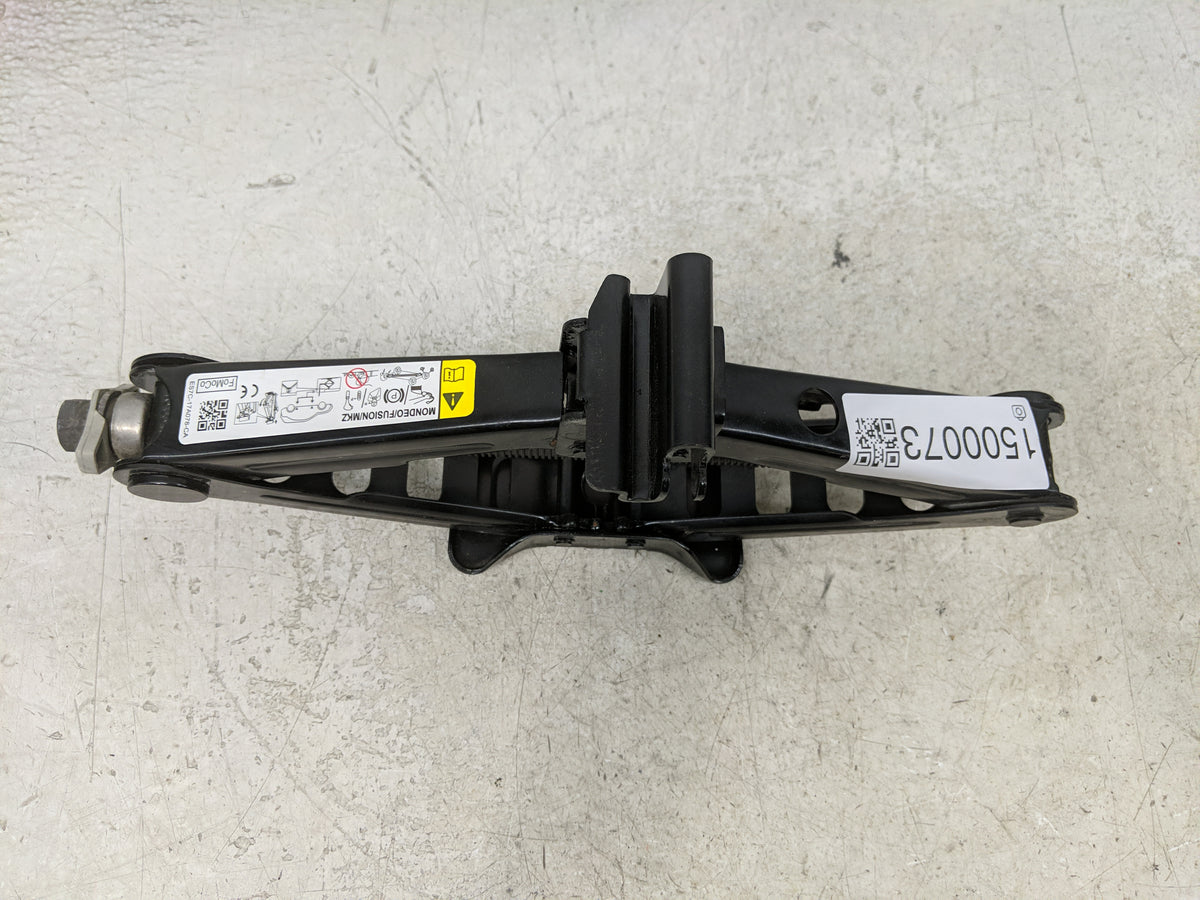2019 Ford Fusion Spare Scissor Car Jack 1500073 - Oemusedautoparts1.com