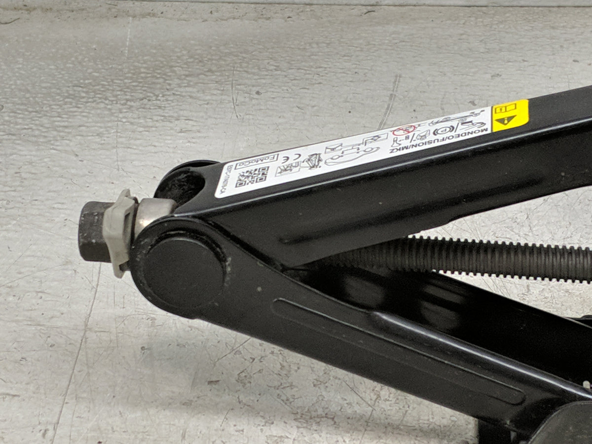 2019 Ford Fusion Spare Scissor Car Jack 1500073 - Oemusedautoparts1.com