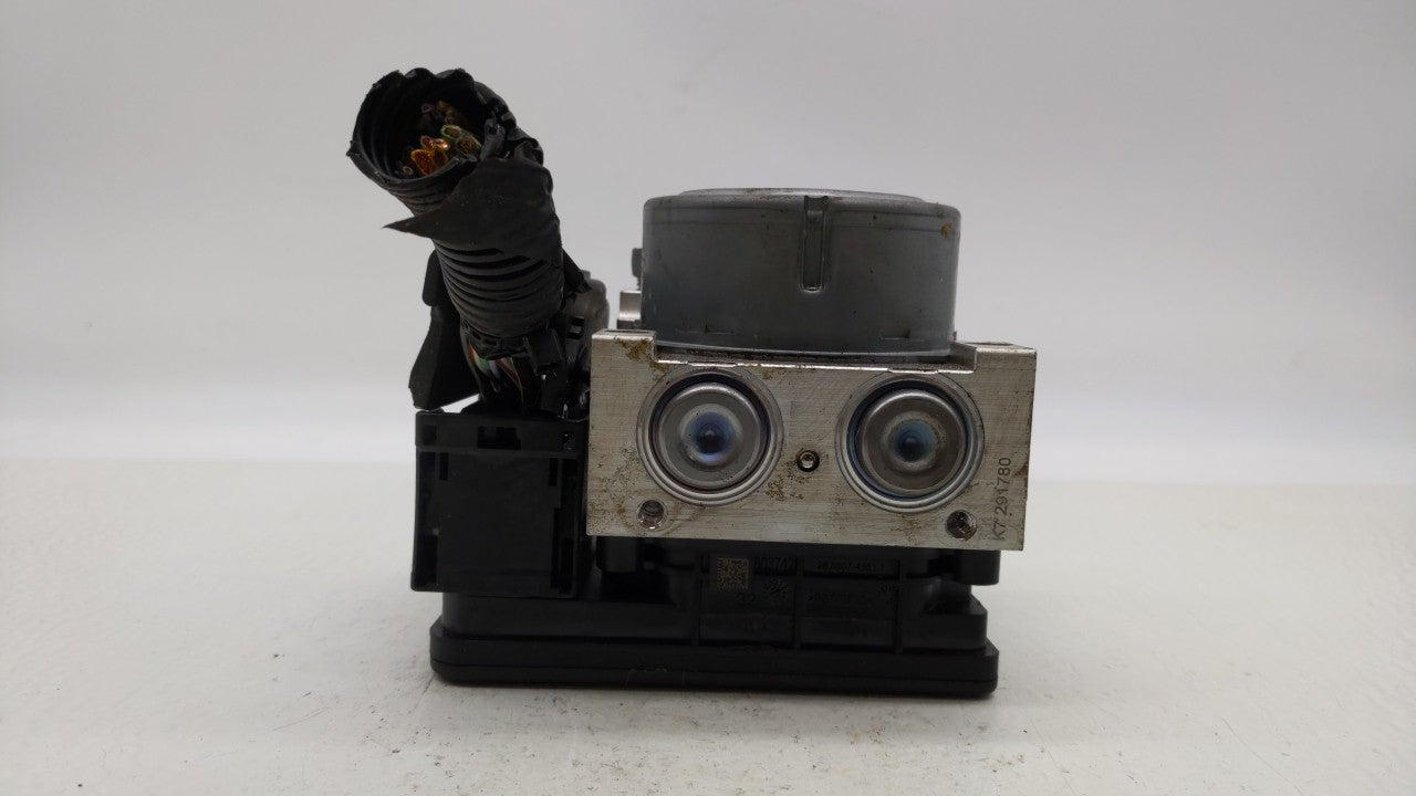 2019-2020 Ford Fusion ABS Pump Control Module Replacement P/N:KG9C-2B373-LD KG9C-2B373-LC Fits Fits 2019 2020 OEM Used Auto 