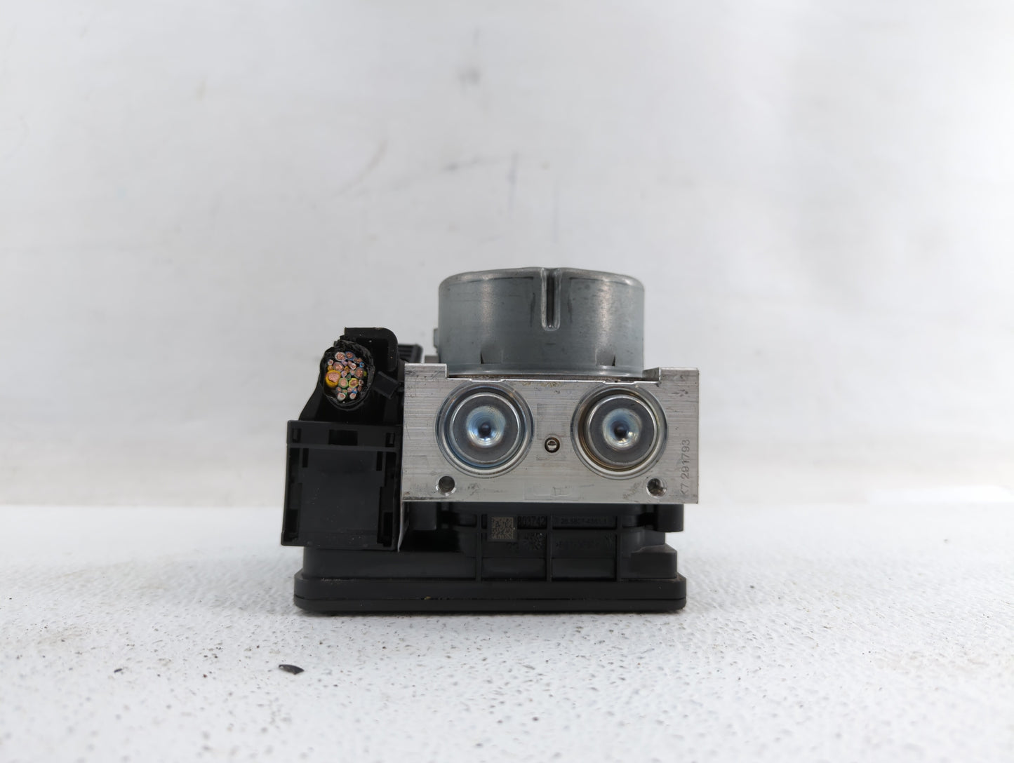 2019 Ford Fusion ABS Pump Control Module Replacement P/N:KG9C-2B373-LD KG9C-2B373-LC Fits OEM Used Auto Parts - Oemusedautop