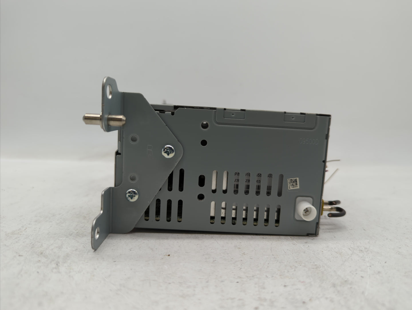 2019-2020 Ford Fusion Radio AM FM Cd Player Receiver Replacement P/N:KS7T-18D818-YB Fits Fits 2019 2020 OEM Used Auto Parts 