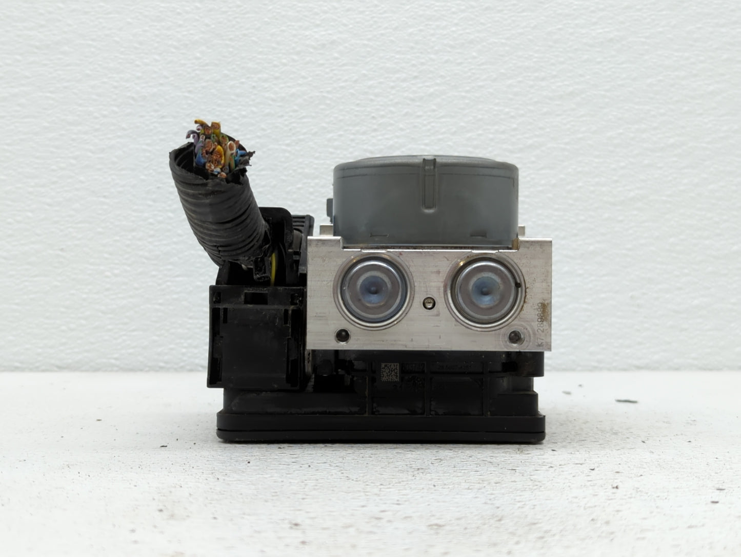 2019 Ford Fusion ABS Pump Control Module Replacement P/N:KG9C-2B373-CC KG9C-2B373-CD, KG9C-2B373-LD, KG9C-2B373-LC Fits OEM 