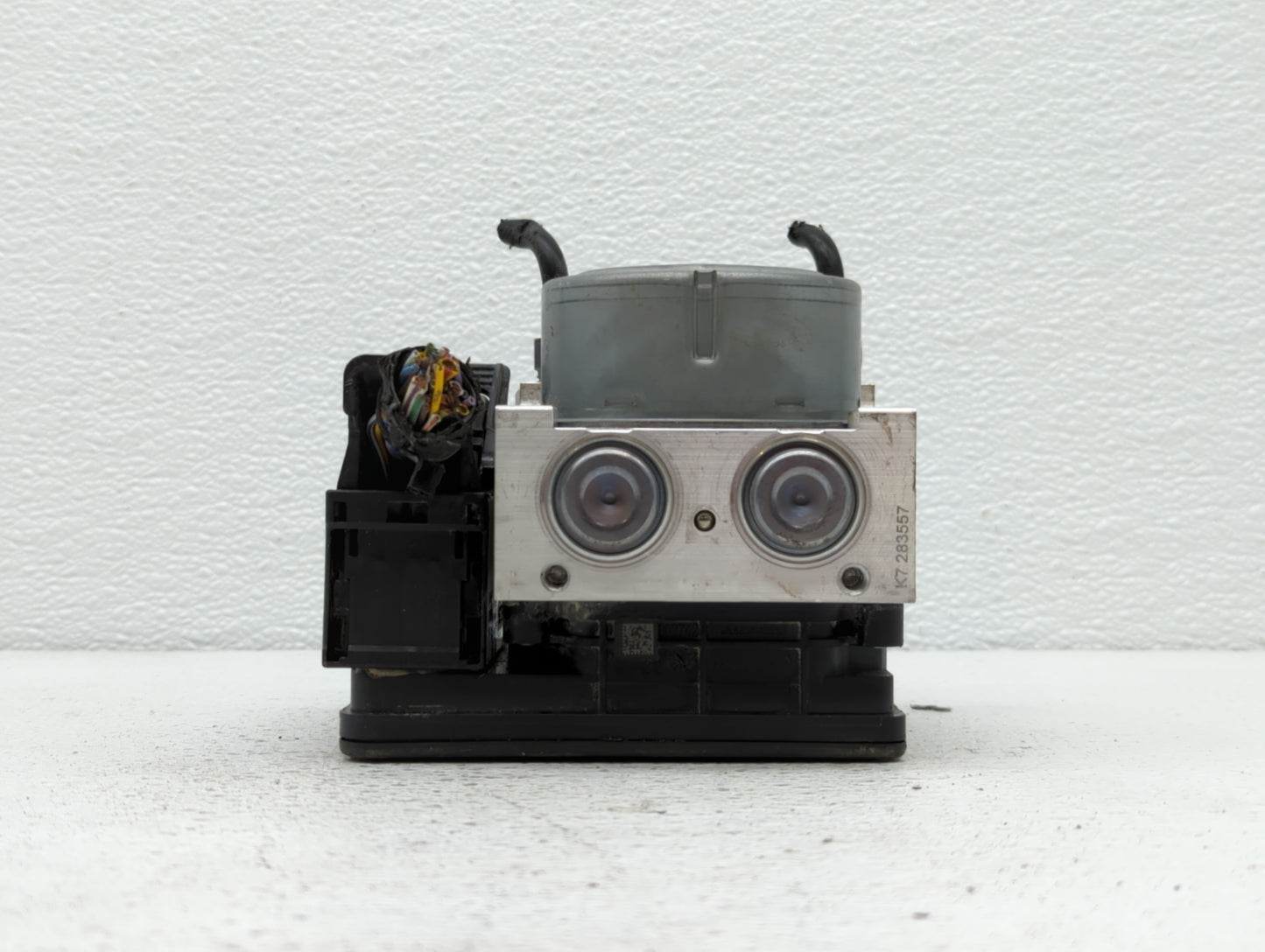 2019 Ford Fusion ABS Pump Control Module Replacement P/N:KG9C-2B373-CC KG9C-2B373-CD, KG9C-2B373-LD, KG9C-2B373-LC Fits OEM 