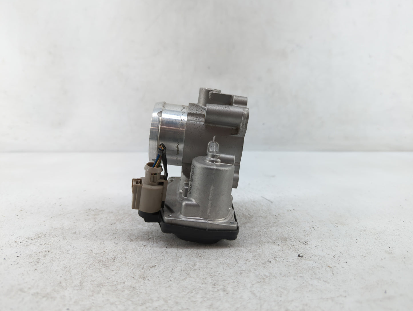 2014-2020 Ford Fusion Throttle Body P/N:DS7G-9F991-CA Fits Fits 2014 2015 2016 2017 2018 2019 2020 OEM Used Auto Parts - Oem