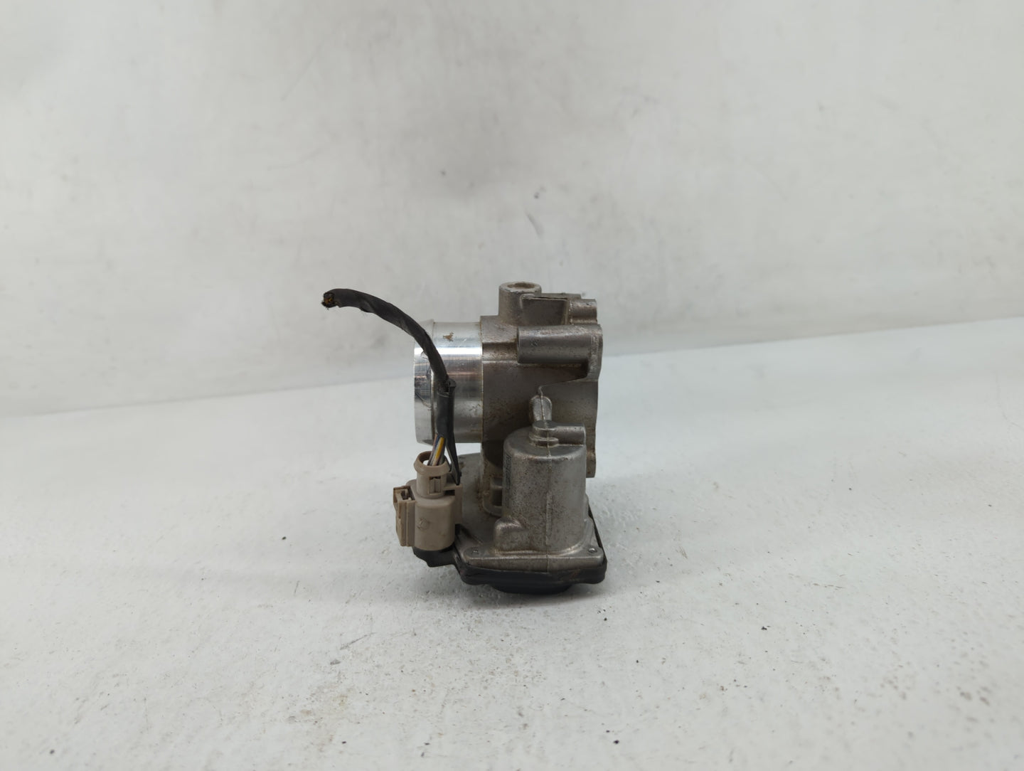 2014-2020 Ford Fusion Throttle Body P/N:DS7G-9F991-BB DS7G-9F991-CA Fits Fits 2014 2015 2016 2017 2018 2019 2020 OEM Used Au