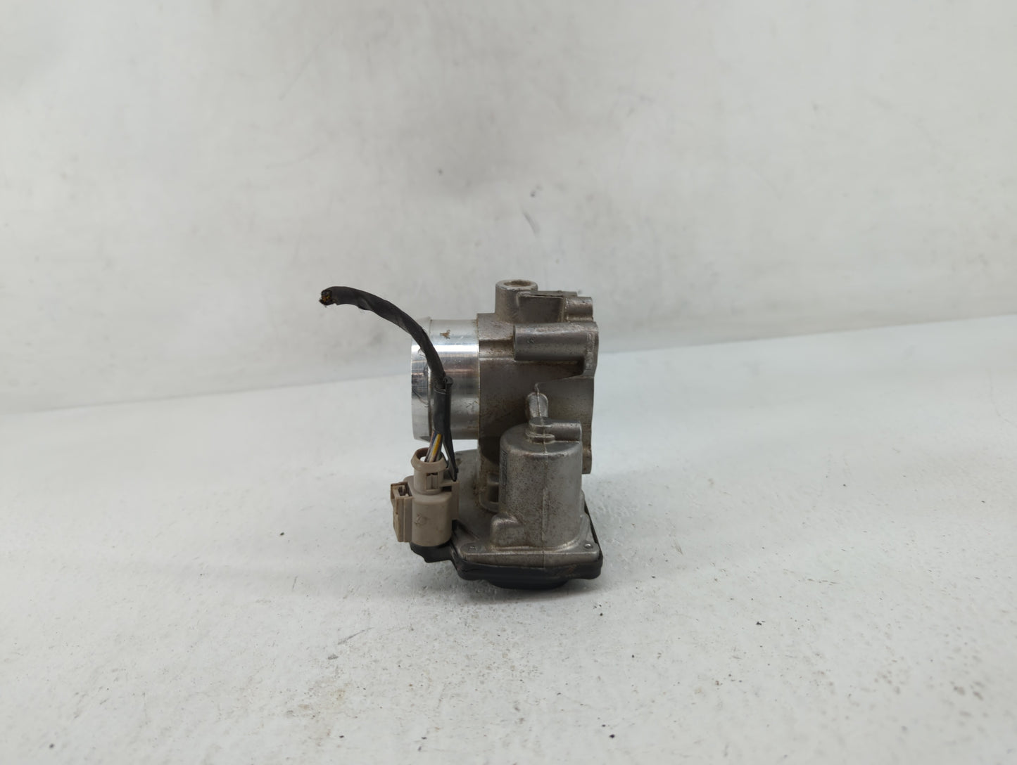 2014-2020 Ford Fusion Throttle Body P/N:DS7G-9F991-BB DS7G-9F991-CA Fits Fits 2014 2015 2016 2017 2018 2019 2020 OEM Used Au