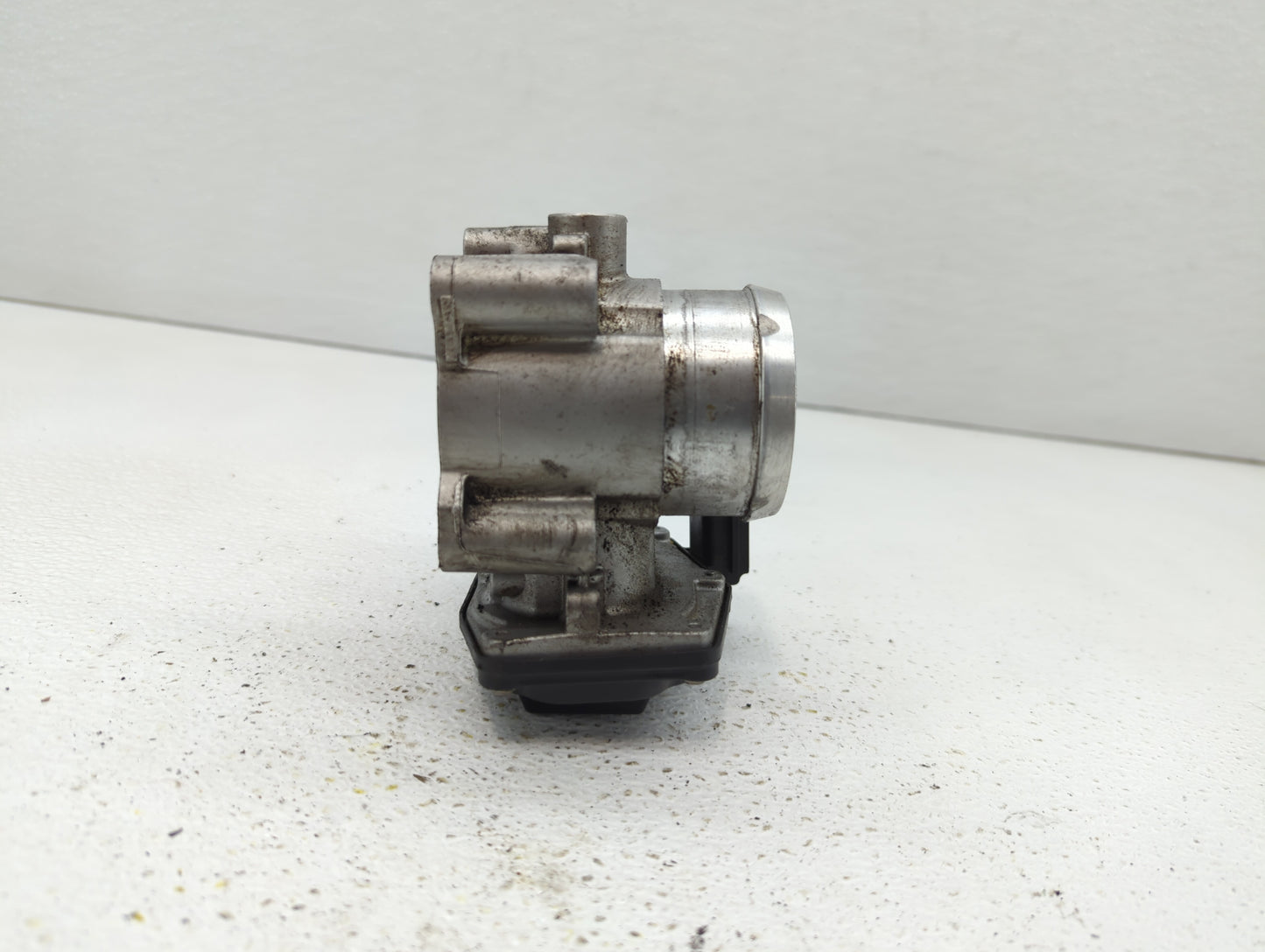 2014-2020 Ford Fusion Throttle Body P/N:DS7G-9F991-BB DS7G-9F991-CA Fits Fits 2014 2015 2016 2017 2018 2019 2020 OEM Used Au