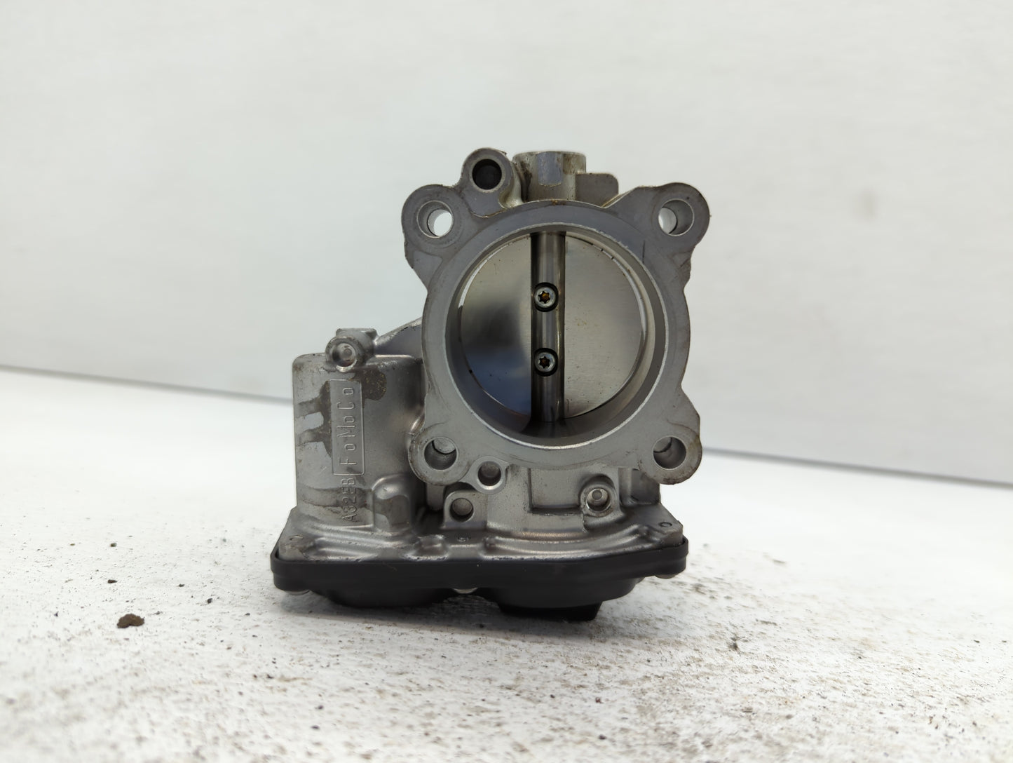 2014-2020 Ford Fusion Throttle Body P/N:DS7G-9F991-CA Fits Fits 2014 2015 2016 2017 2018 2019 2020 OEM Used Auto Parts - Oem