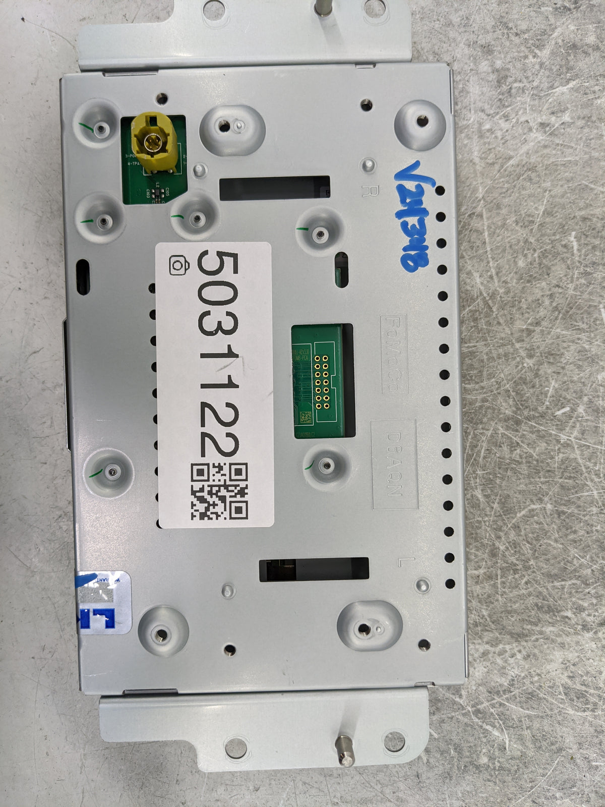 2019-2020 Ford Fusion Information Radio Display Screen 5031122 - Oemusedautoparts1.com