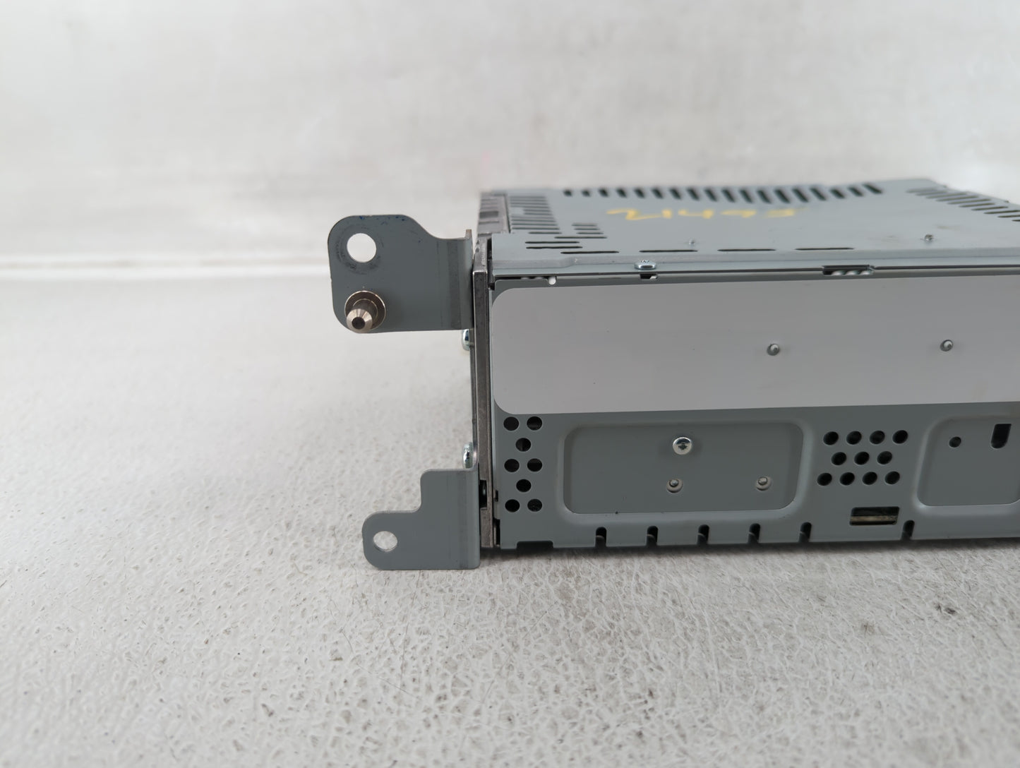 2019-2019 Ford Fusion Am Fm Cd Player Radio Receiver - Oemusedautoparts1.com