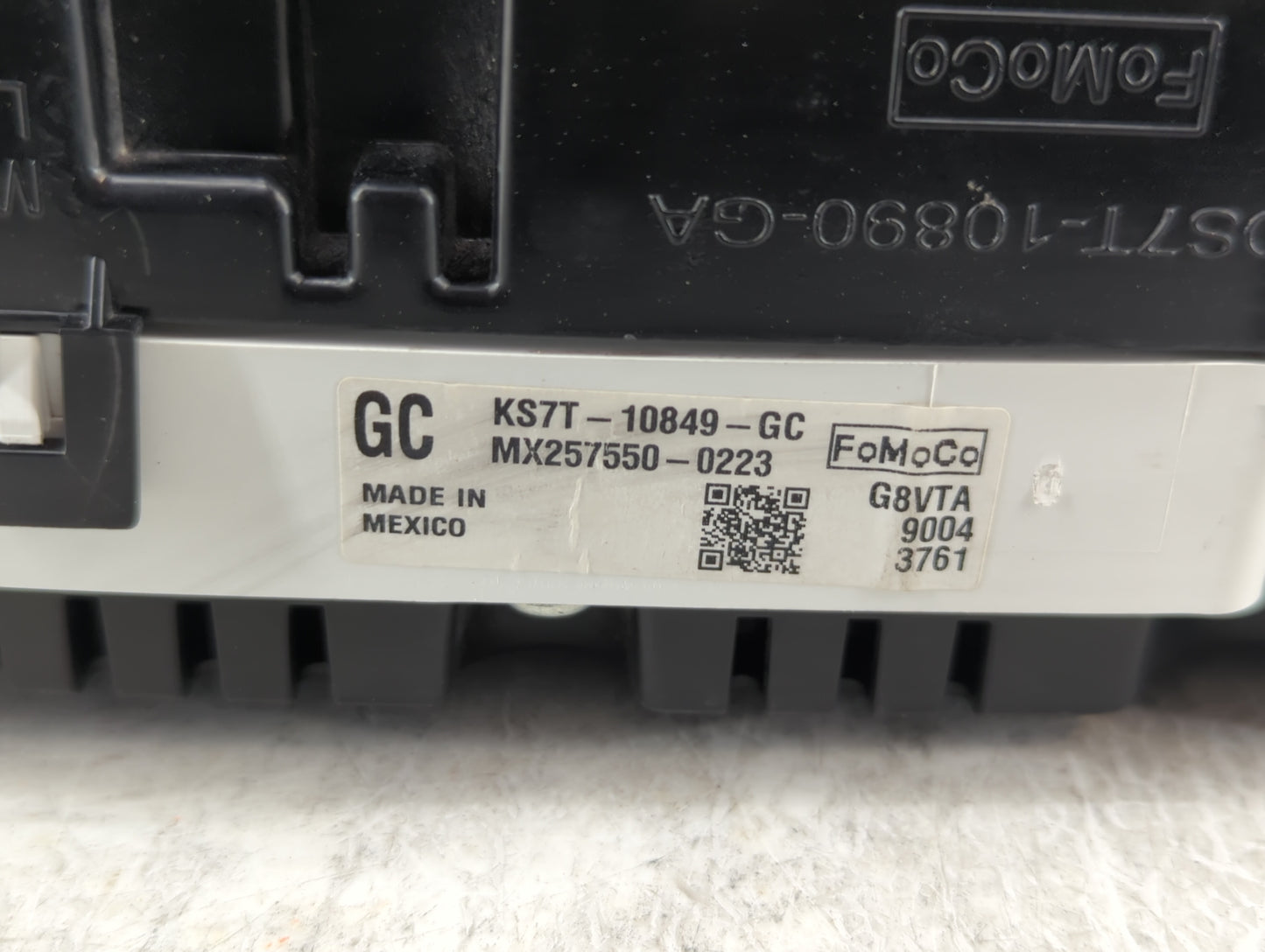 2019-2020 Ford Fusion Instrument Cluster Speedometer Gauges P/N:KS7T-10849-GC KS7T-10849-GD Fits Fits 2019 2020 OEM Used Aut