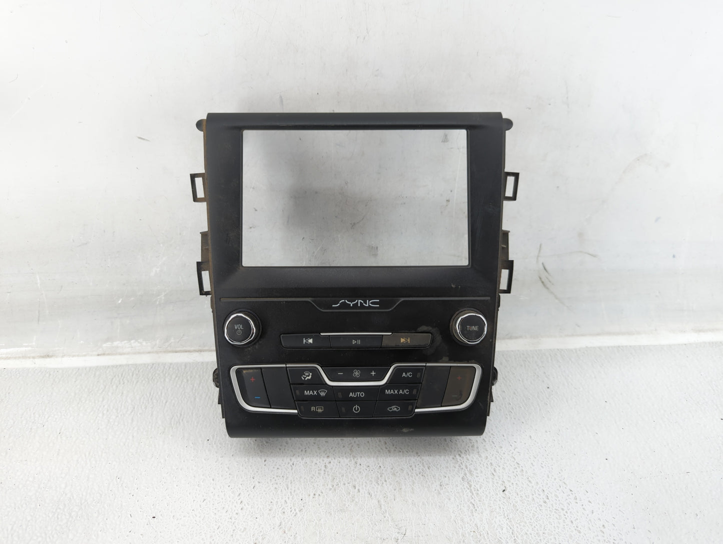 2019-2020 Ford Fusion Am Fm Cd Player Radio Receiver - Oemusedautoparts1.com