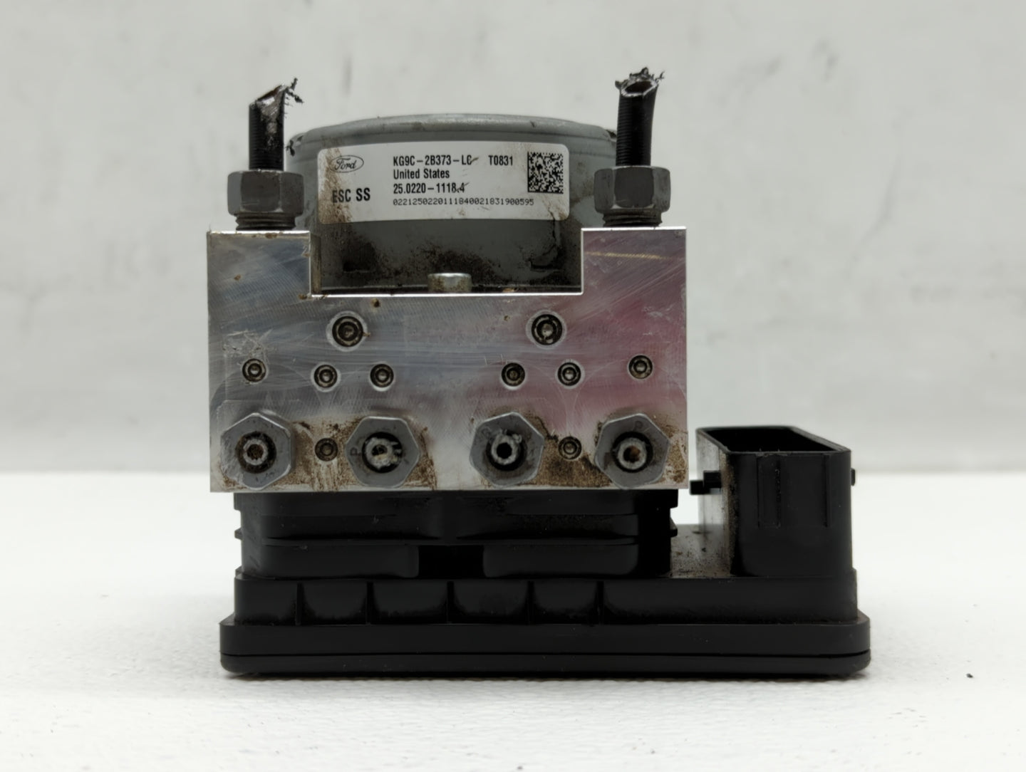 2019-2020 Ford Fusion ABS Pump Control Module Replacement P/N:KG9C-2B373-LC Fits Fits 2019 2020 OEM Used Auto Parts - Oemuse