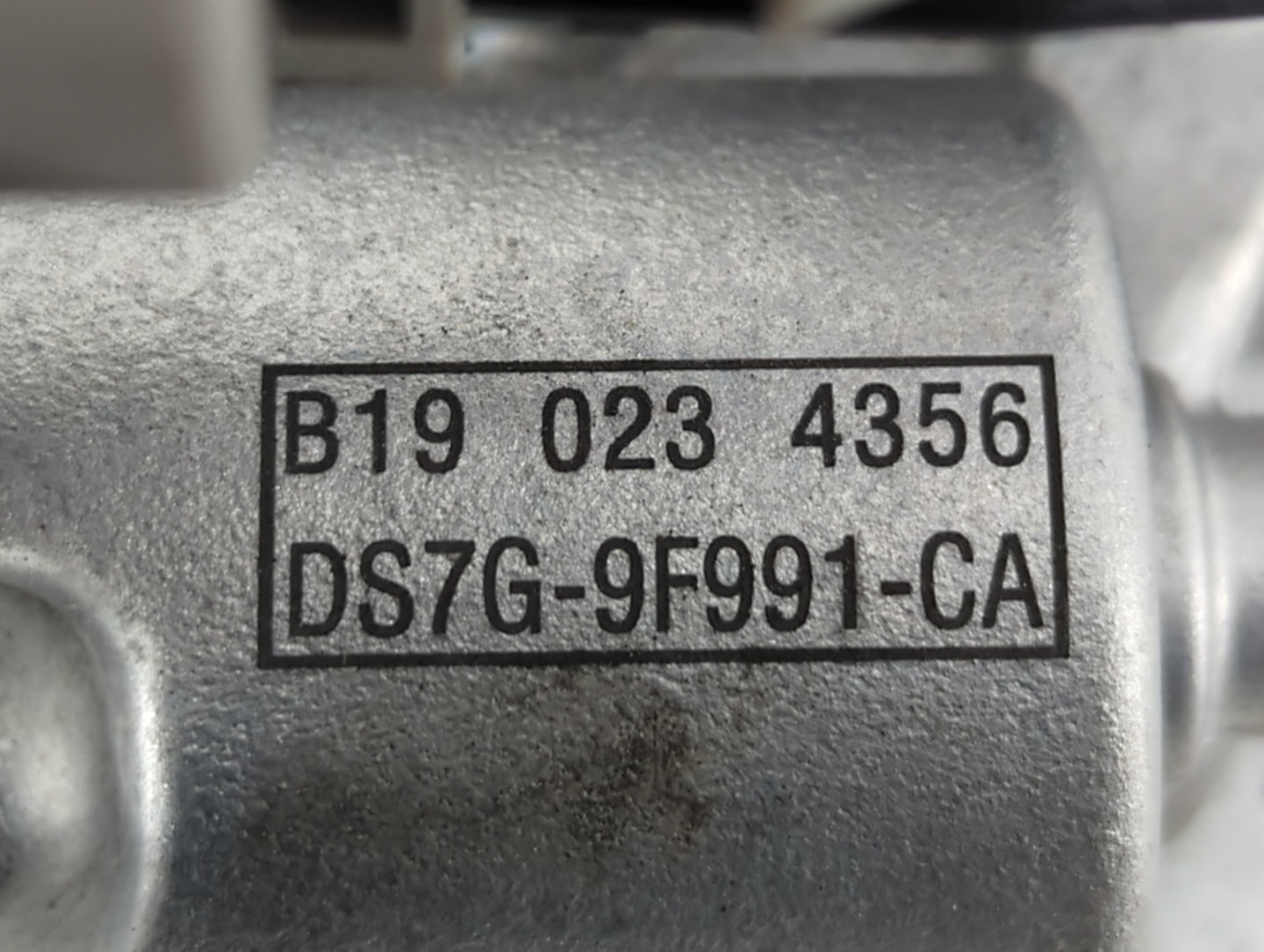 2014-2020 Ford Fusion Throttle Body P/N:DS7G-9F991-CA Fits Fits 2014 2015 2016 2017 2018 2019 2020 OEM Used Auto Parts - Oem