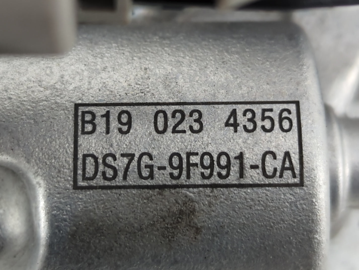 2014-2020 Ford Fusion Throttle Body P/N:DS7G-9F991-CA Fits Fits 2014 2015 2016 2017 2018 2019 2020 OEM Used Auto Parts - Oem