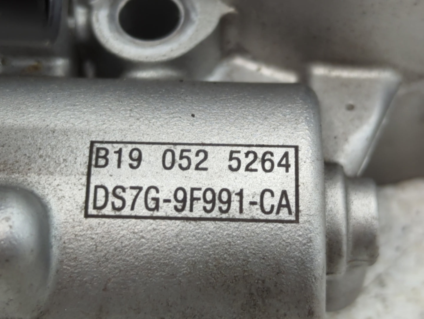 2014-2020 Ford Fusion Throttle Body P/N:DS7G-9F991-CA 2L1U-CA Fits Fits 2014 2015 2016 2017 2018 2019 2020 OEM Used Auto Par