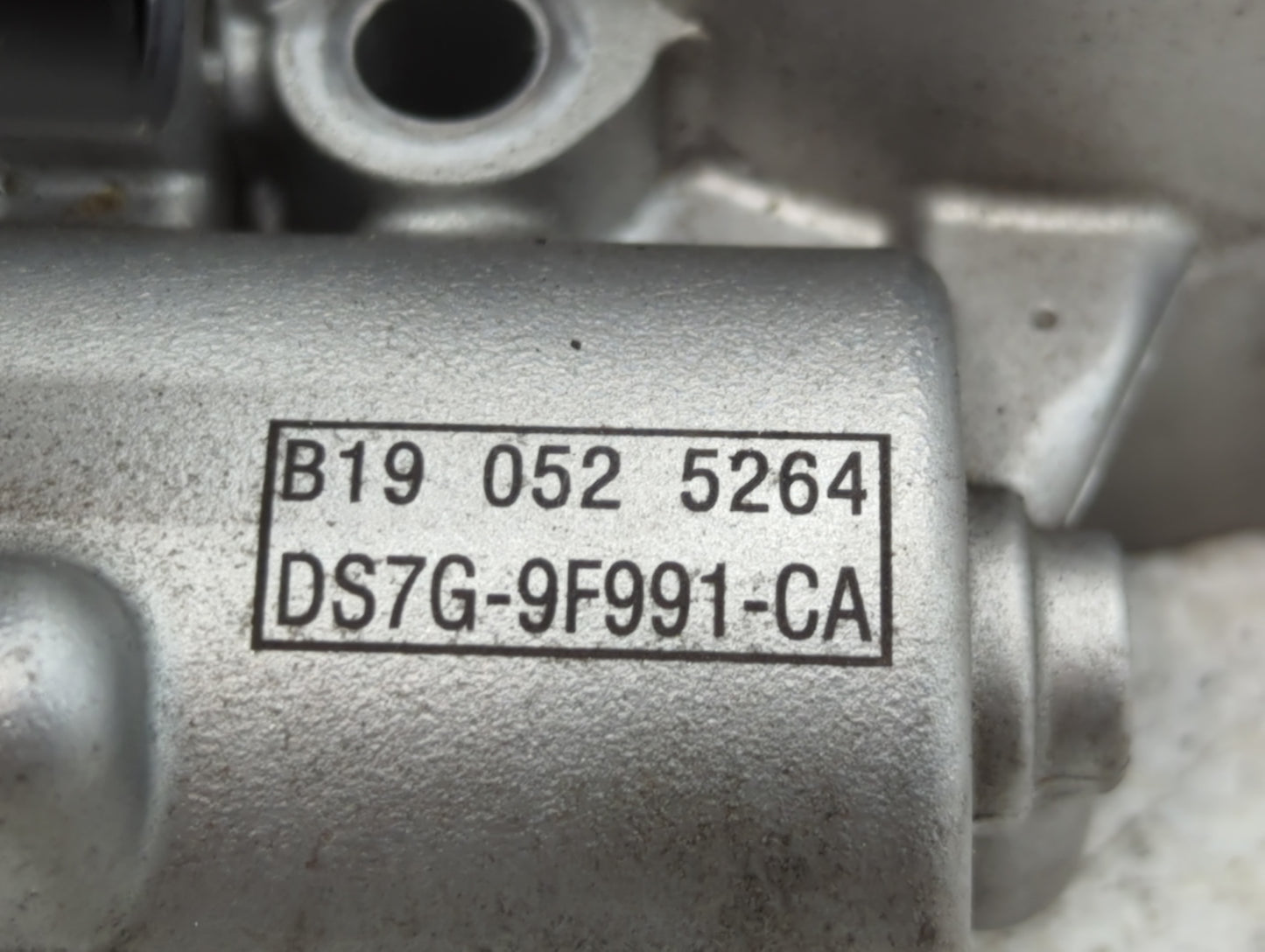 2014-2020 Ford Fusion Throttle Body P/N:DS7G-9F991-CA 2L1U-CA Fits Fits 2014 2015 2016 2017 2018 2019 2020 OEM Used Auto Par