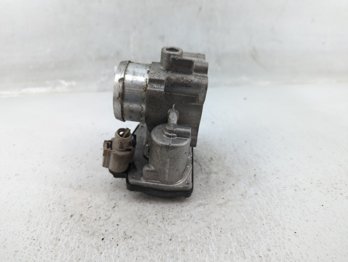 2014-2020 Ford Fusion Throttle Body P/N:B18 289 5002 DS7G-9F991-CA Fits Fits 2014 2015 2016 2017 2018 2019 2020 OEM Used Aut