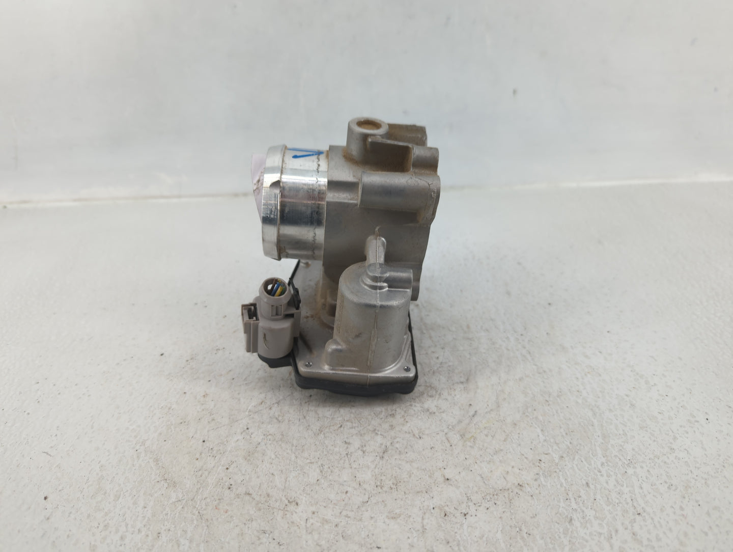 2014-2020 Ford Fusion Throttle Body P/N:DS7G-9F991-CA Fits Fits 2014 2015 2016 2017 2018 2019 2020 OEM Used Auto Parts - Oem