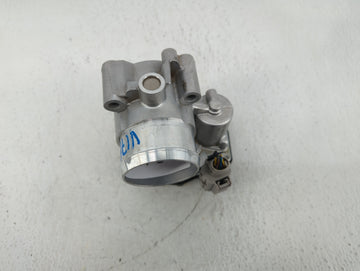 2014-2020 Ford Fusion Throttle Body P/N:DS7G-9F991-CA Fits Fits 2014 2015 2016 2017 2018 2019 2020 OEM Used Auto Parts