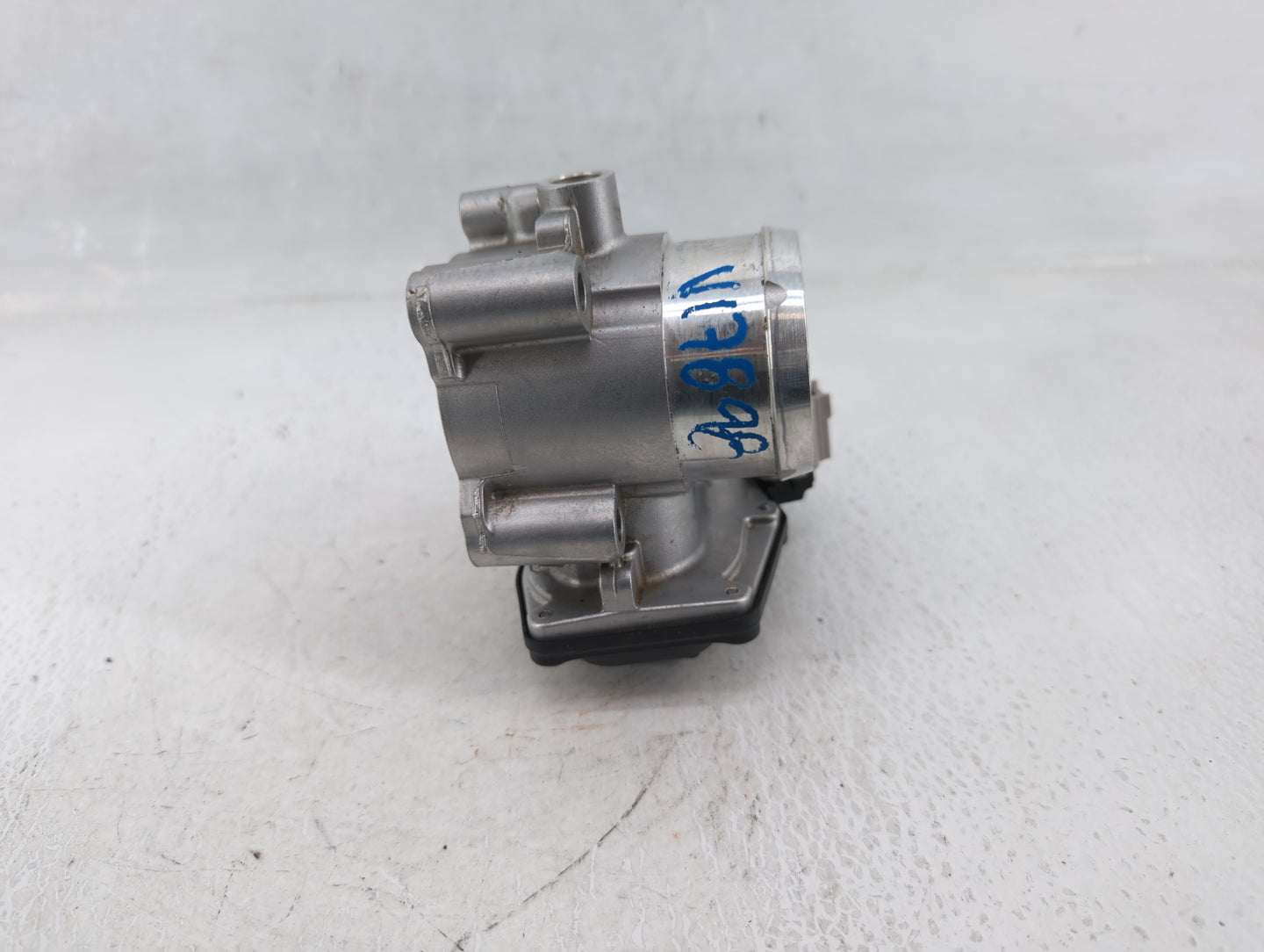 2014-2020 Ford Fusion Throttle Body P/N:DS7G-9F991-CA Fits Fits 2014 2015 2016 2017 2018 2019 2020 OEM Used Auto Parts - Oem