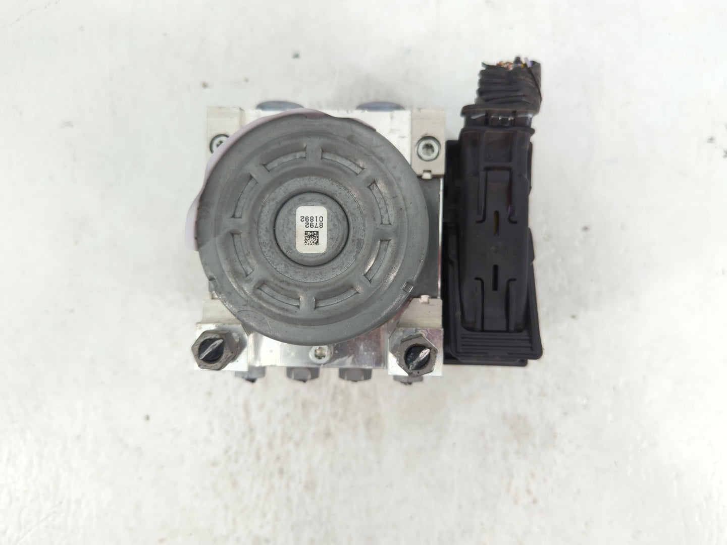 2019-2020 Ford Fusion ABS Pump Control Module Replacement P/N:KG9C-2B373-KC Fits Fits 2019 2020 OEM Used Auto Parts - Oemuse