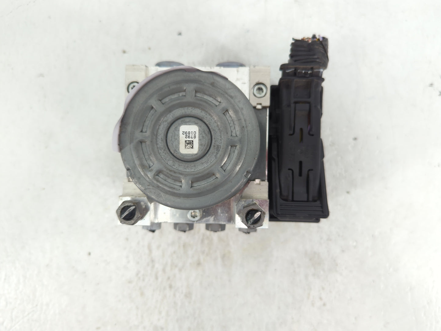 2019-2020 Ford Fusion ABS Pump Control Module Replacement P/N:KG9C-2B373-KC Fits Fits 2019 2020 OEM Used Auto Parts - Oemuse