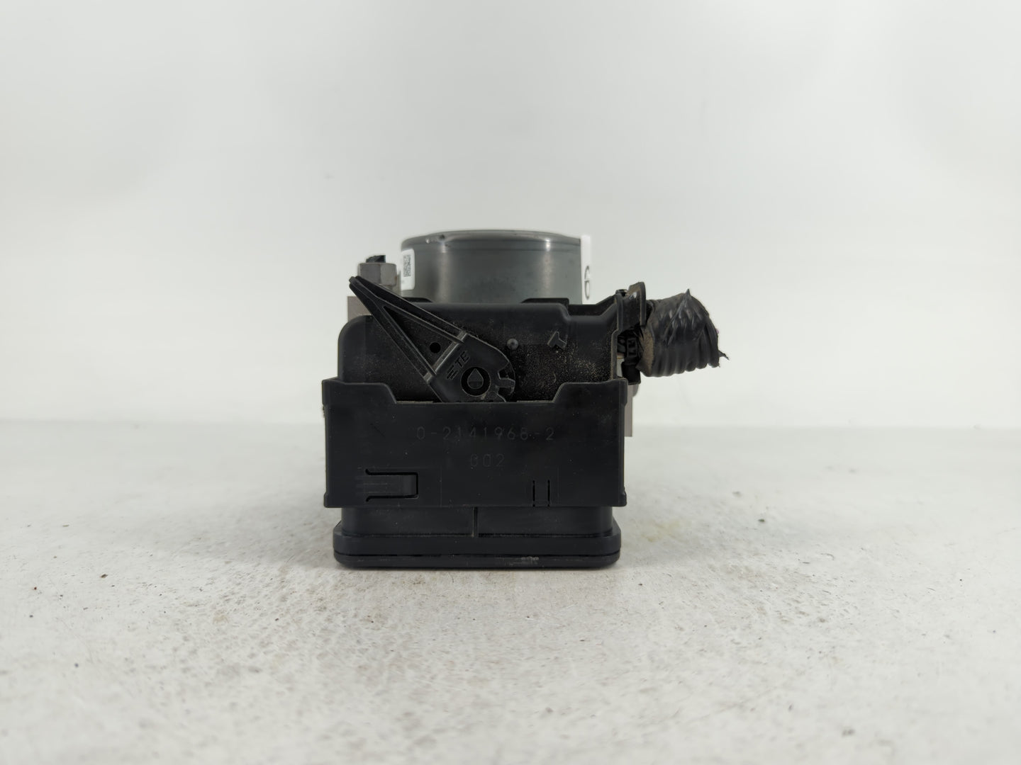 2019-2020 Ford Fusion ABS Pump Control Module Replacement P/N:KG9C-2B373-KC Fits Fits 2019 2020 OEM Used Auto Parts - Oemuse