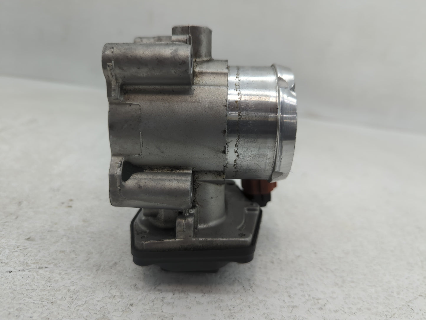 2014-2020 Ford Fusion Throttle Body P/N:DS7G-9F991-BB Fits Fits 2014 2015 2016 2017 2018 2019 2020 OEM Used Auto Parts - Oem