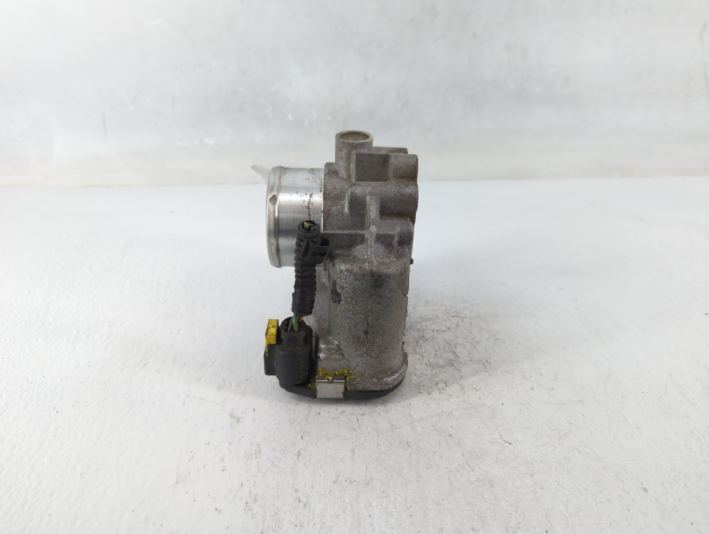 2014-2020 Ford Fusion Throttle Body P/N:DS7G-9F991-CA Fits Fits 2014 2015 2016 2017 2018 2019 2020 OEM Used Auto Parts - Oem