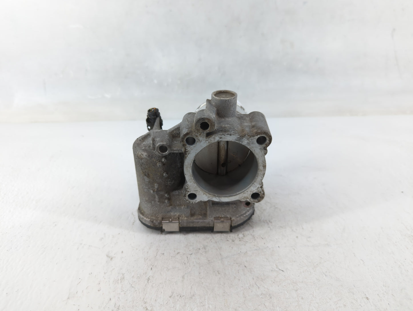 2014-2020 Ford Fusion Throttle Body P/N:DS7G-9F991-CA Fits Fits 2014 2015 2016 2017 2018 2019 2020 OEM Used Auto Parts - Oem