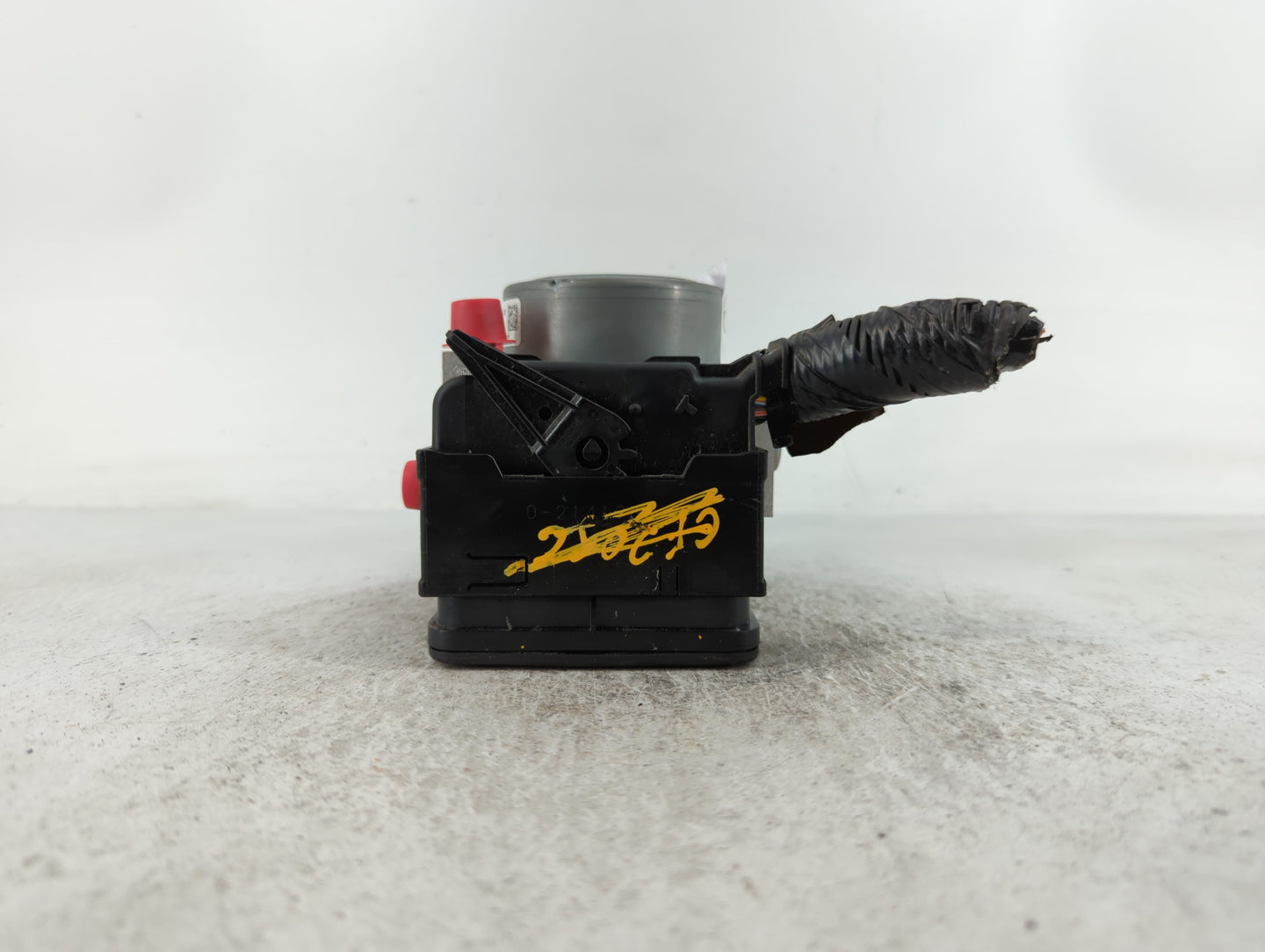 2019-2020 Ford Fusion ABS Pump Control Module Replacement P/N:KG9C-2B373-LC Fits Fits 2019 2020 OEM Used Auto Parts - Oemuse