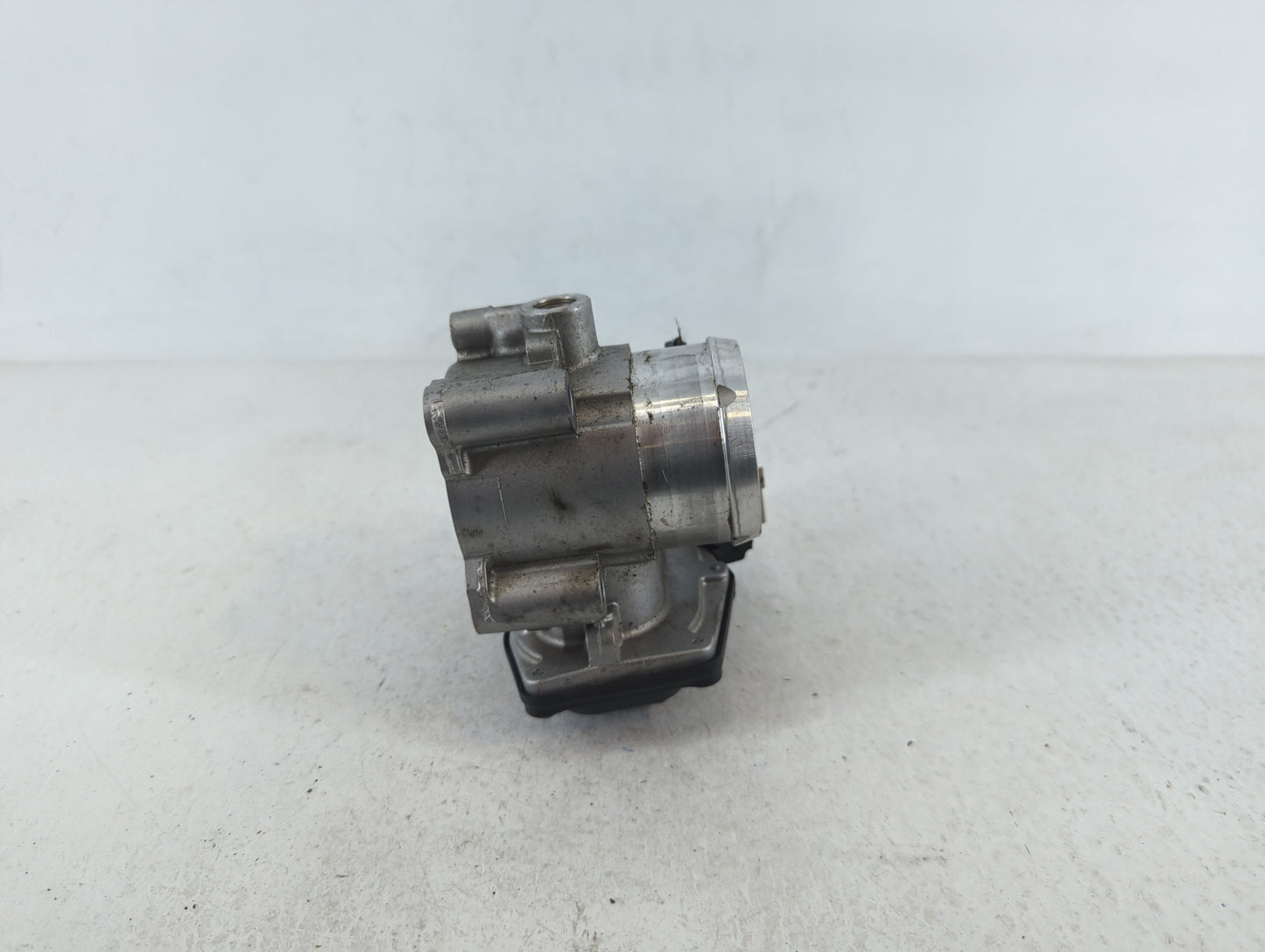 2014-2020 Ford Fusion Throttle Body P/N:B18 164 4089 DS7G-9F991-CA Fits Fits 2014 2015 2016 2017 2018 2019 2020 OEM Used Aut
