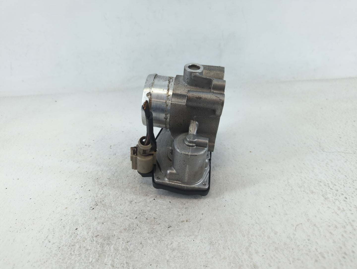 2014-2020 Ford Fusion Throttle Body P/N:B17 282 5332 DS7G-9F991-CA Fits Fits 2014 2015 2016 2017 2018 2019 2020 OEM Used Aut