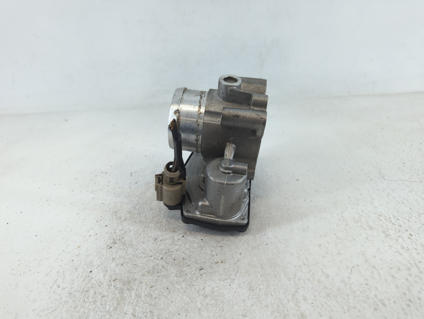 2014-2020 Ford Fusion Throttle Body P/N:B17 282 5332 DS7G-9F991-CA Fits Fits 2014 2015 2016 2017 2018 2019 2020 OEM Used Aut
