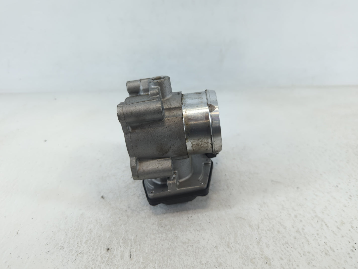 2014-2020 Ford Fusion Throttle Body P/N:K18 082 0655 DS7G-9F991-CA Fits Fits 2014 2015 2016 2017 2018 2019 2020 OEM Used Aut