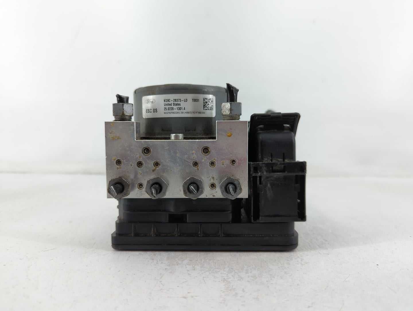 2019-2020 Ford Fusion ABS Pump Control Module Replacement P/N:KG9C-2B373-LD Fits Fits 2019 2020 OEM Used Auto Parts - Oemuse